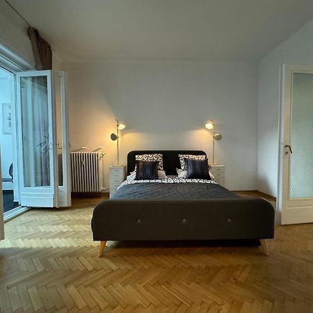 Airy & Beautiful Downtown Apartment Bucureşti Ngoại thất bức ảnh