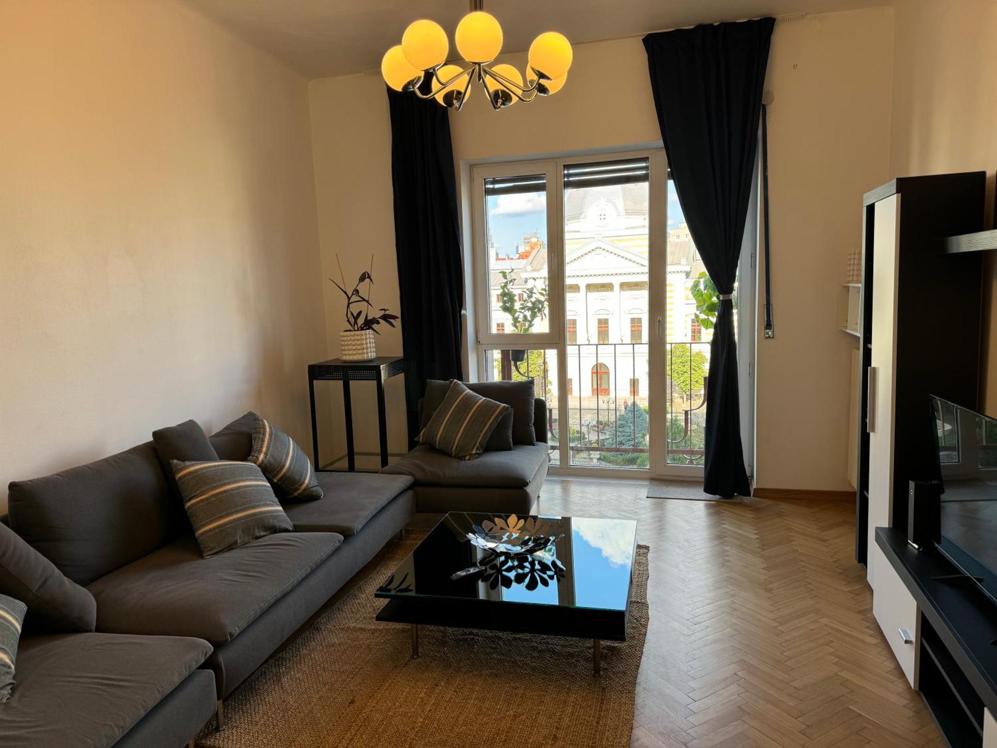 Airy & Beautiful Downtown Apartment Bucureşti Ngoại thất bức ảnh