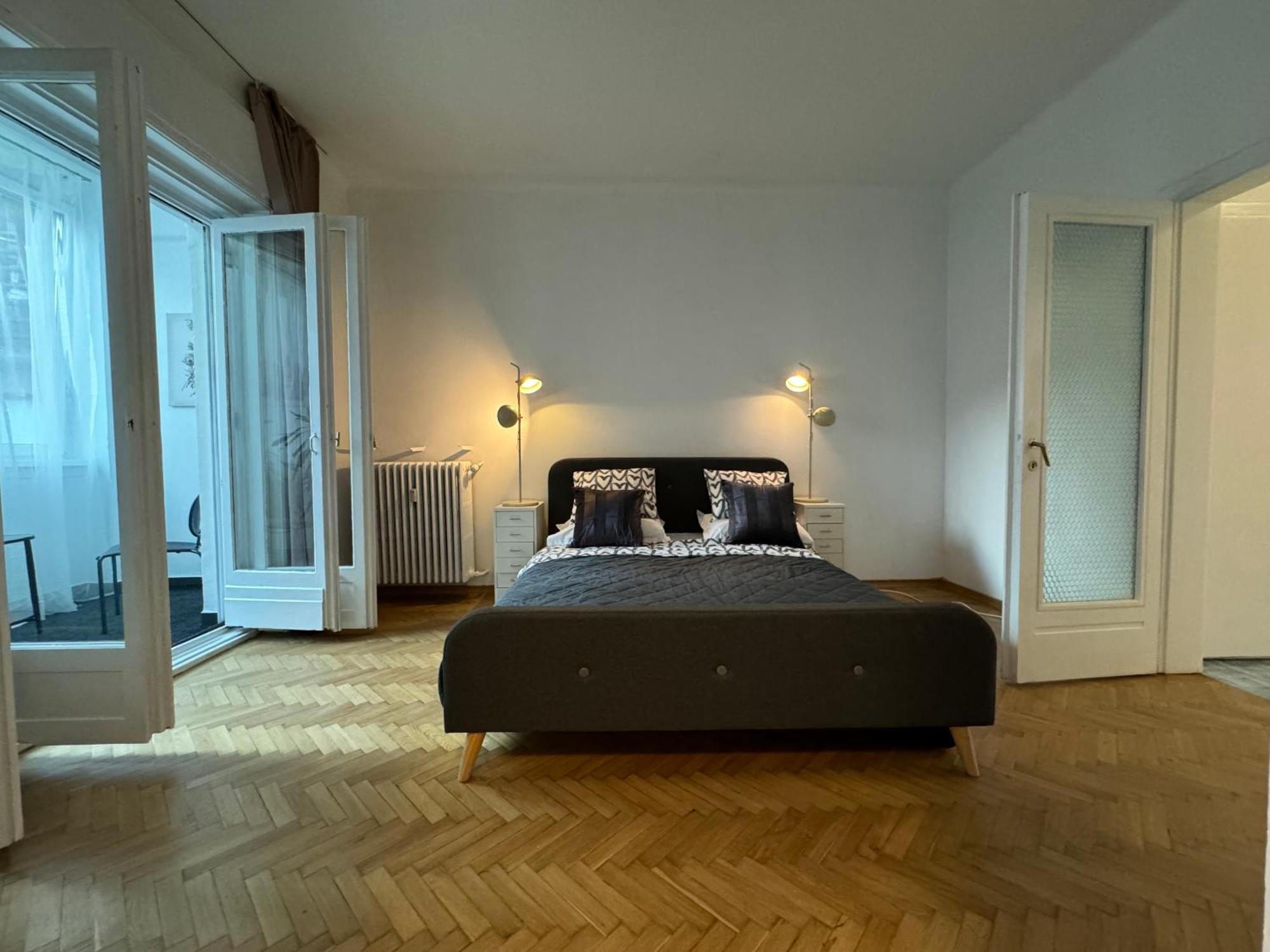 Airy & Beautiful Downtown Apartment Bucureşti Ngoại thất bức ảnh