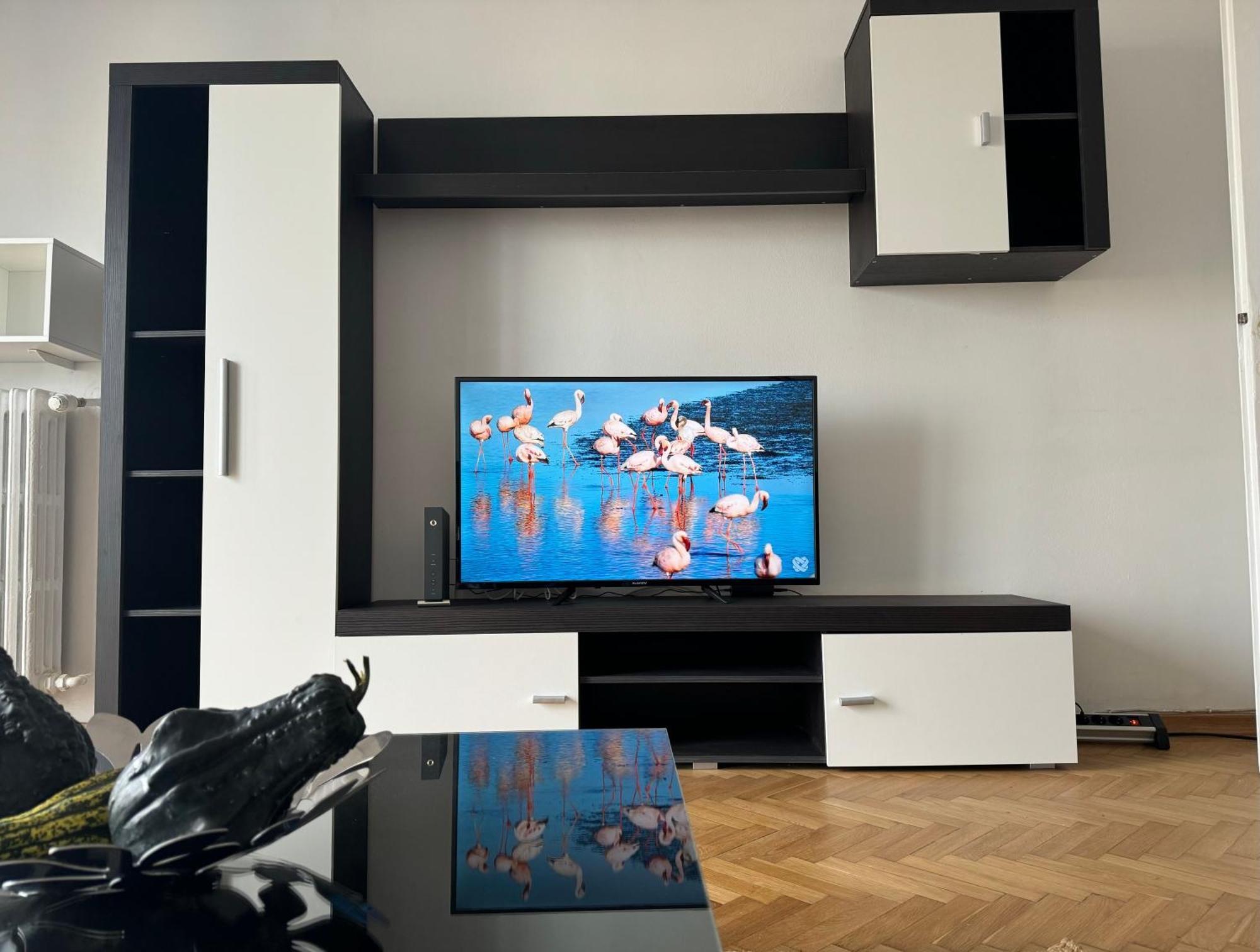 Airy & Beautiful Downtown Apartment Bucureşti Ngoại thất bức ảnh