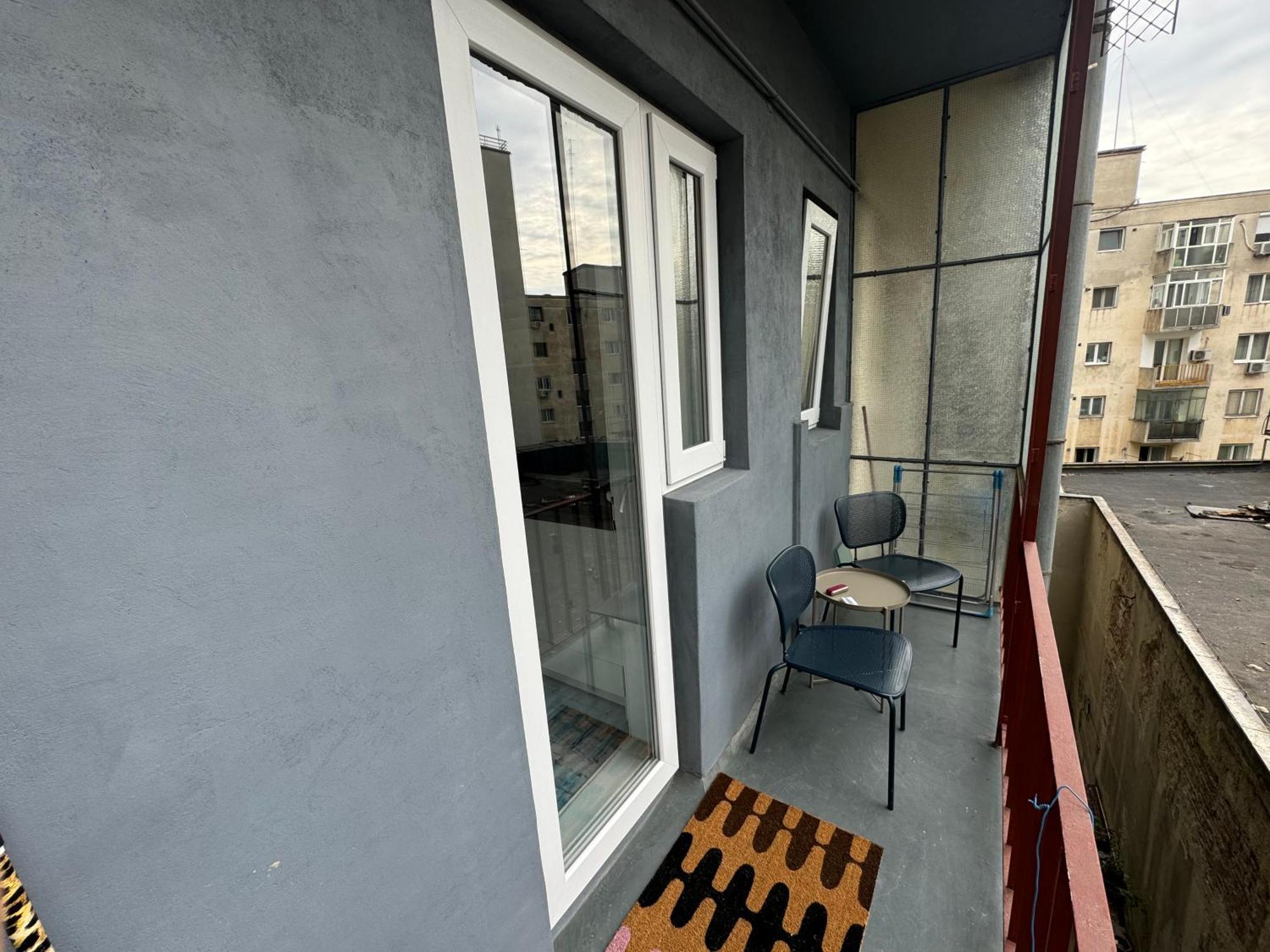 Airy & Beautiful Downtown Apartment Bucureşti Ngoại thất bức ảnh