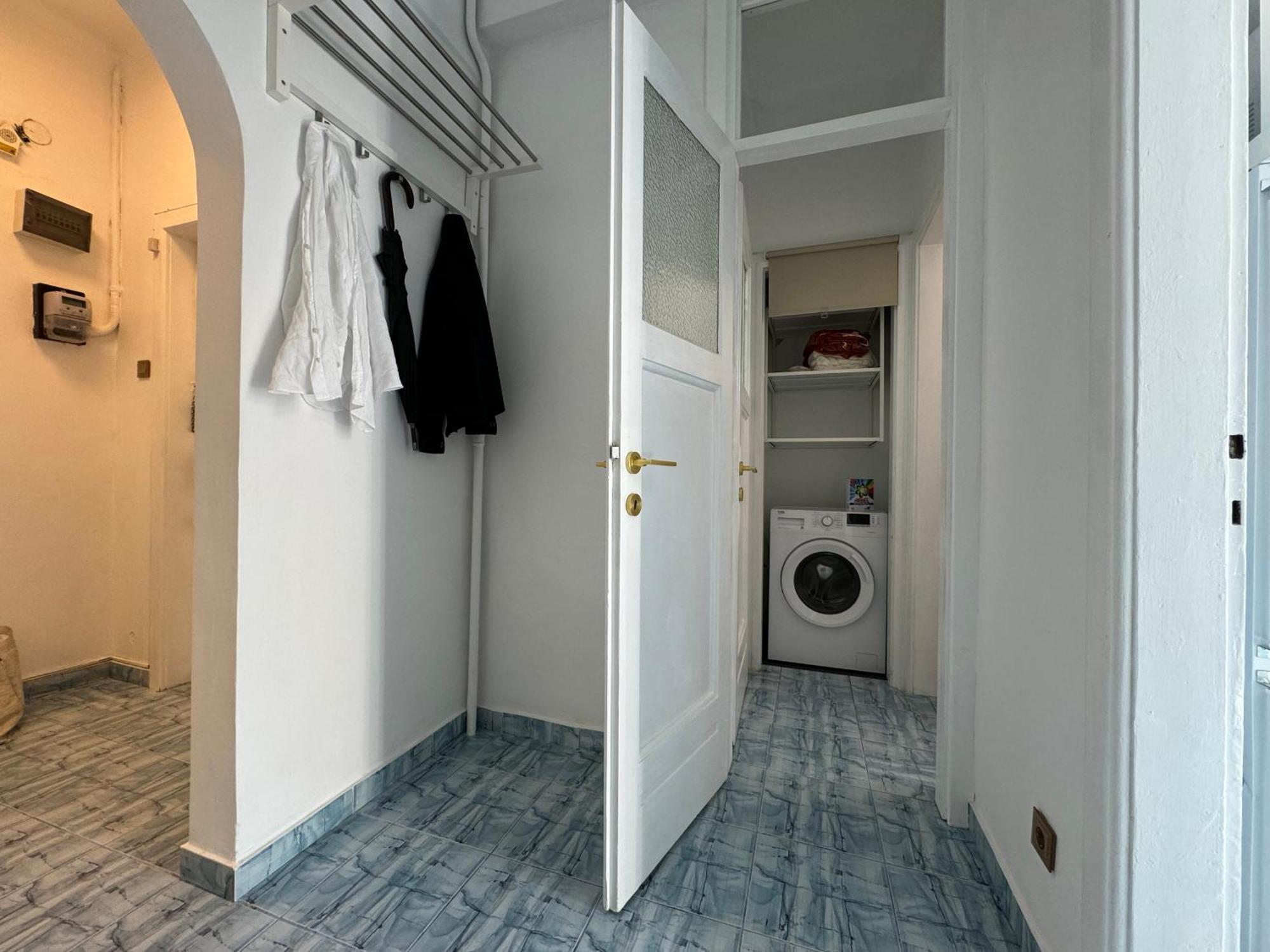 Airy & Beautiful Downtown Apartment Bucureşti Ngoại thất bức ảnh